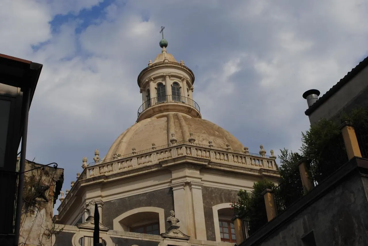 B&B Palazzo Sant'Alfano カターニア ベッド・アンド・ブレックファスト