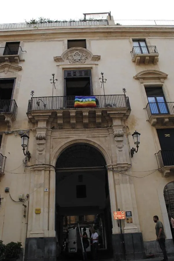 ベッド・アンド・ブレックファスト B&B Palazzo Sant'Alfano カターニア